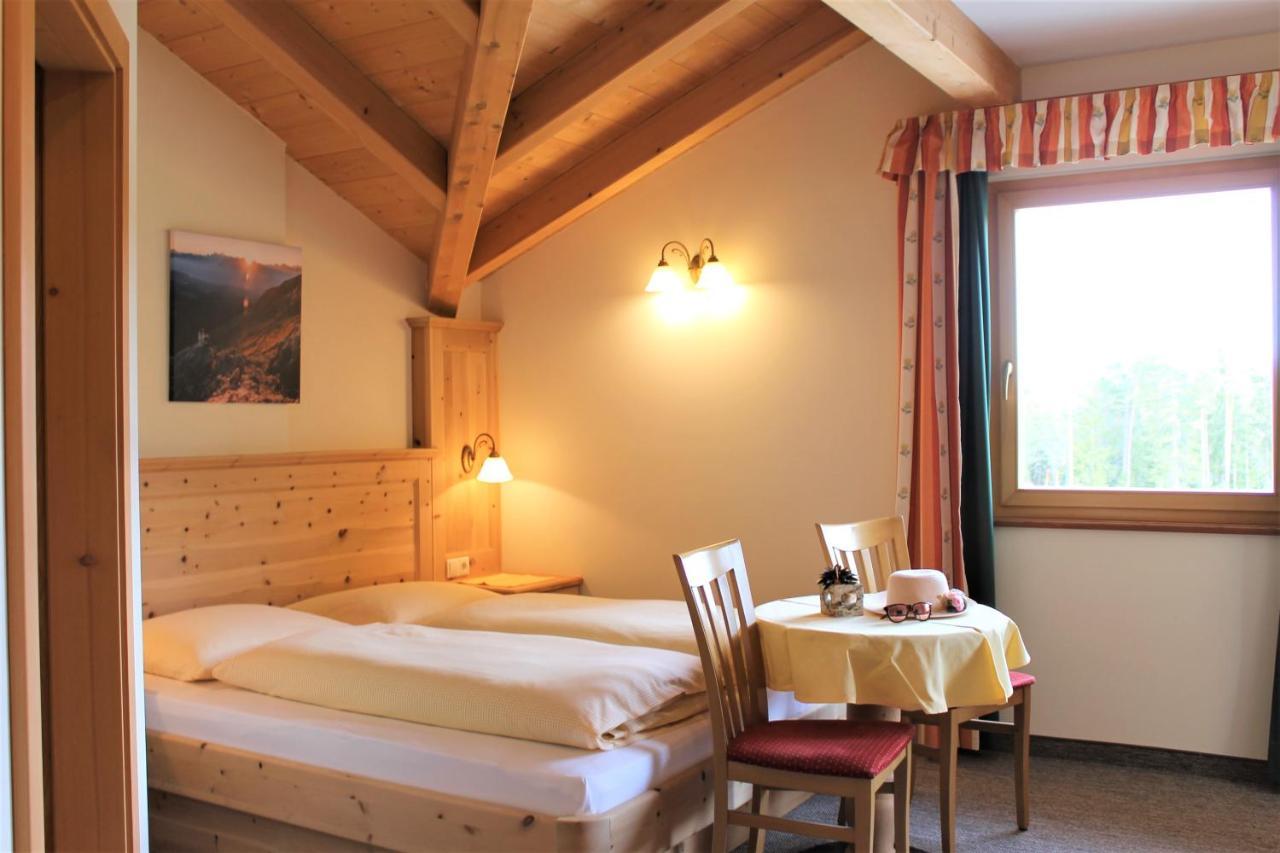 Hotel Landgasthof Laerchenwald Collepietra  Exteriör bild