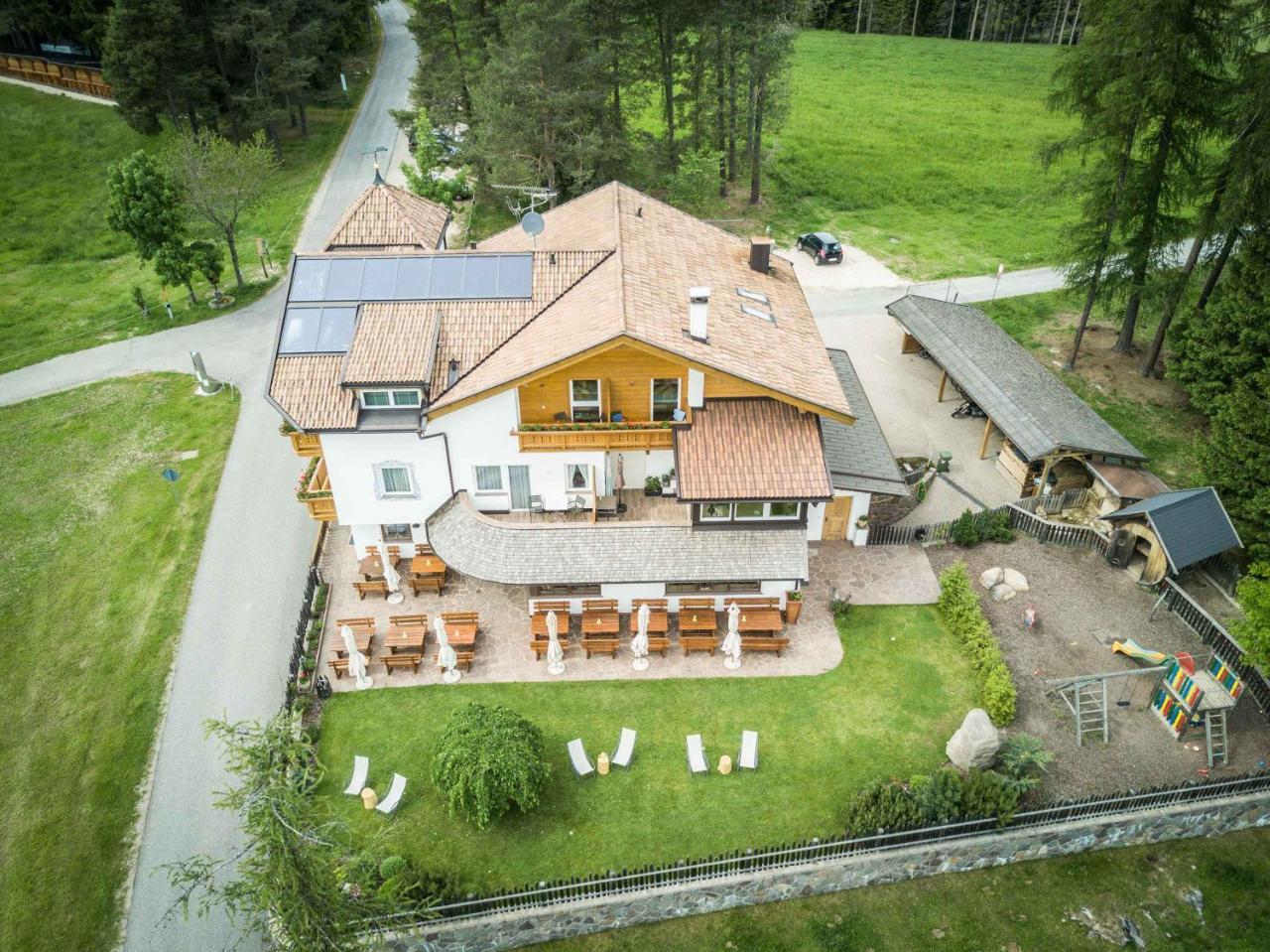 Hotel Landgasthof Laerchenwald Collepietra  Exteriör bild
